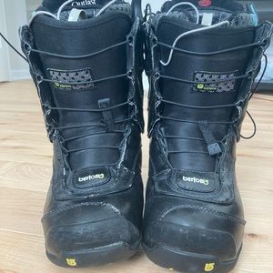 Burton Supreme size 5.5